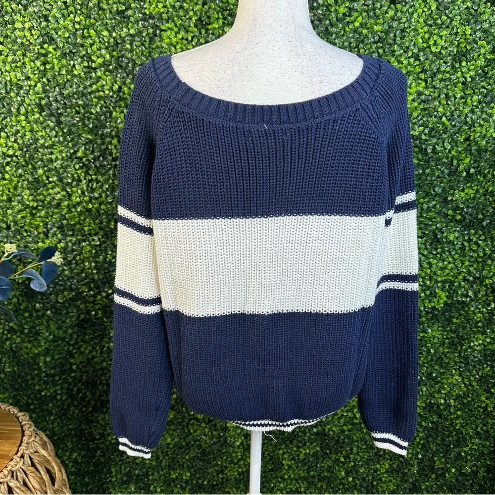 Nwt Aeropostale Navy and White‎ 'New York' spell out knit Sweater